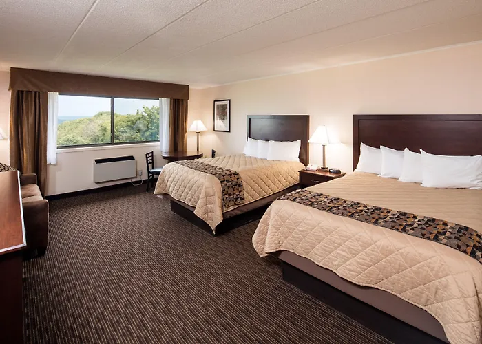 Chestnut Mountain 3*